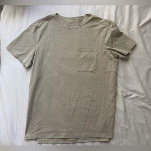 Lululemon Men's Beige T-Shirt - large